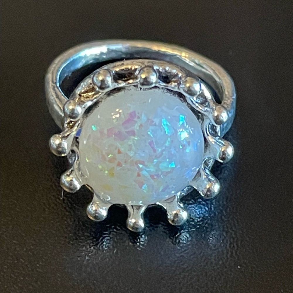 Vintage imitation opal silver plated ring size 6